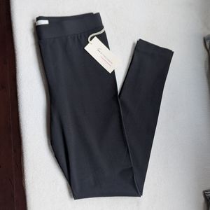 NWT Vince Camuto black leggings